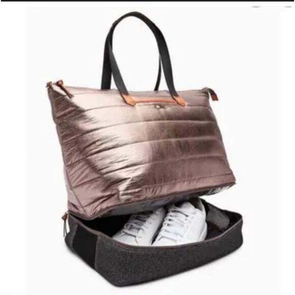 STELLA & DOT CRUSH IT TRAVEL BAG - Picture 1 of 7